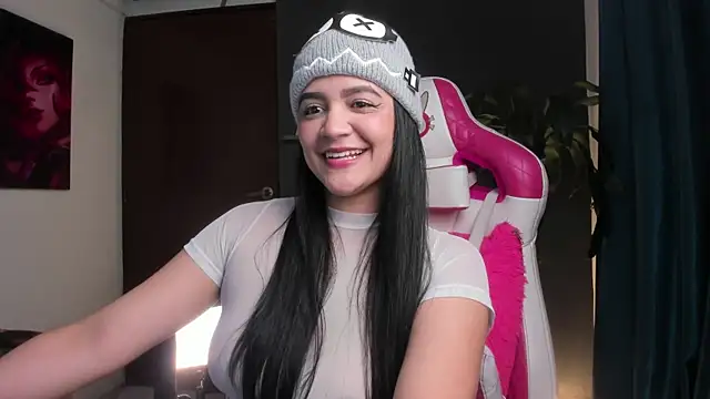Snapshot of Emilyjhonson_01 chatting on July 15, 2026, 1:51 pm Emilyjhonson 01 online show from July 15, 2026, 1:51 pm