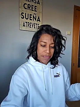 Goldenlace online show from November 26, 2025, 10:04 am