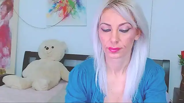 Snapshot of HoneyLara chatting on February 14, 2026, 7:25 pm HoneyLara online show from February 14, 2026, 7:25 pm