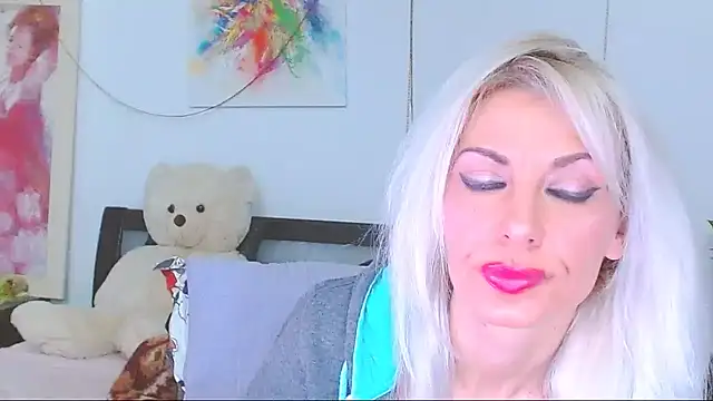 Snapshot of HoneyLara chatting on February 24, 2026, 10:54 pm HoneyLara online show from February 24, 2026, 10:54 pm