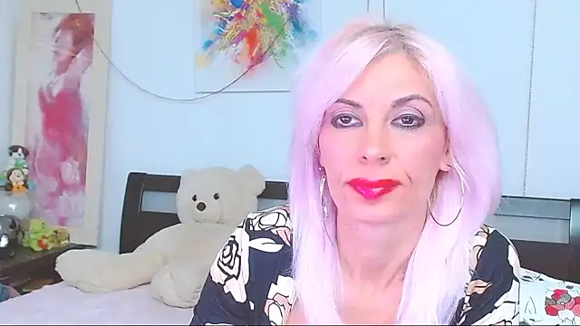 HoneyLara online show from October 13, 2025, 4:19 pm