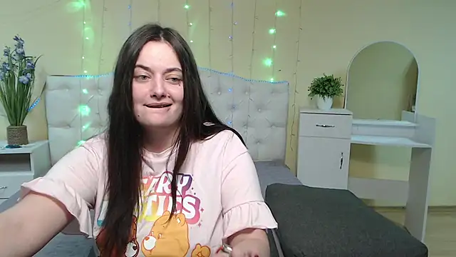 Snapshot of MilanaPrice chatting on January 29, 2025, 10:53 pm MilanaPrice online show from January 29, 2025, 10:53 pm