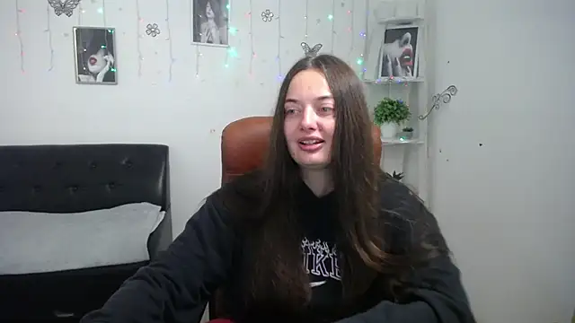 Snapshot of MilanaPrice chatting on October 5, 2025, 5:09 am MilanaPrice online show from October 5, 2025, 5:09 am