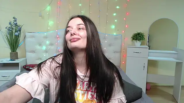 Snapshot of MilanaPrice chatting on January 27, 2025, 3:47 am MilanaPrice online show from January 27, 2025, 3:47 am
