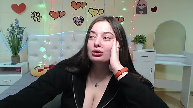 Snapshot of MilanaPrice chatting on February 8, 2025, 6:11 pm MilanaPrice online show from February 8, 2025, 6:11 pm