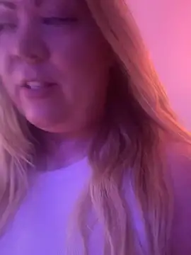 JESS LOVES online show from November 23, 2025, 6:29 pm