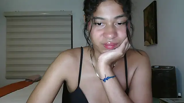 Snapshot of dark_enchantress_ chatting on June 30, 2026, 12:32 am dark enchantress online show from June 30, 2026, 12:32 am