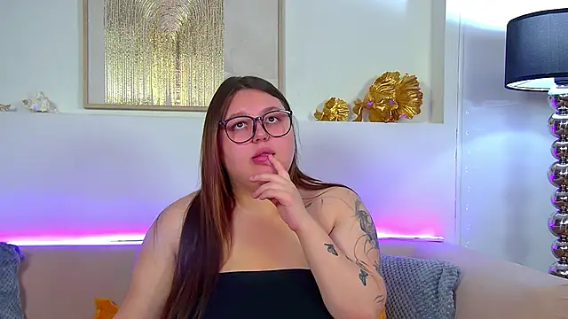 LillianKim online show from September 14, 2025, 7:03 pm