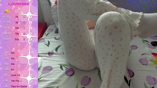 92yourbitch922 online show from April 10, 2026, 1:51 pm