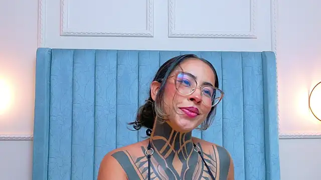 Snapshot of NicoleBlum chatting on June 16, 2026, 7:47 pm NicoleBlum online show from June 16, 2026, 7:47 pm