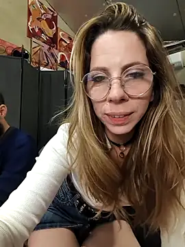 OnnaaH online show from November 19, 2025, 2:17 pm