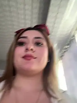 Sam Thompsoon  online show from February 1, 2025, 8:37 pm