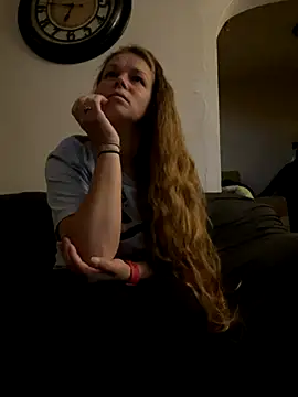 bustybunny25 online show from October 23, 2025, 3:43 pm