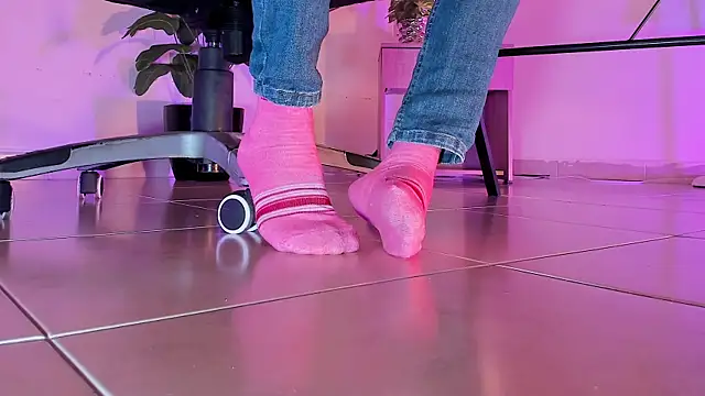 ArchieCollins online show from September 18, 2025, 5:21 am