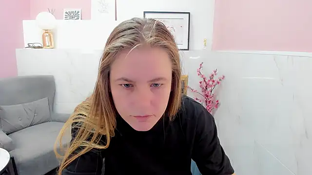 Snapshot of JadeSoft chatting on October 20, 2025, 1:44 pm JadeSoft online show from October 20, 2025, 1:44 pm