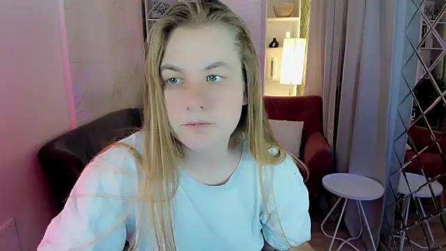 Snapshot of JadeSoft chatting on November 26, 2025, 9:37 pm JadeSoft online show from November 26, 2025, 9:37 pm