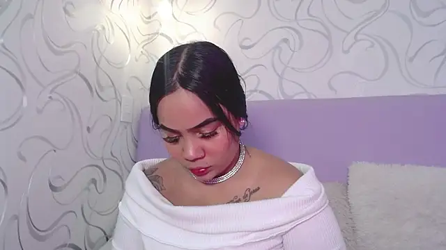 EmilyQueen3x online show from November 1, 2025, 2:22 pm