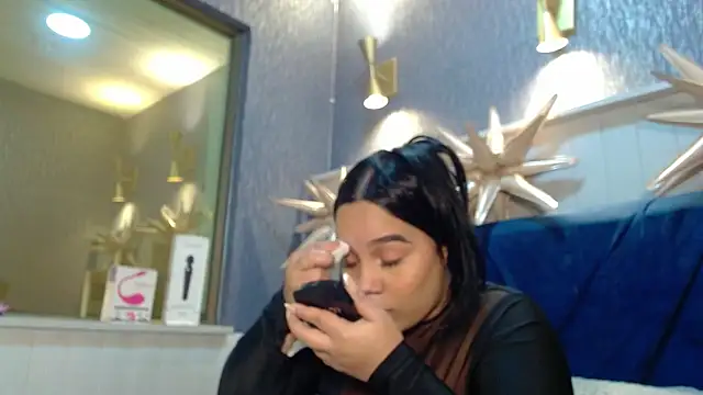 EmilyQueen3x online show from December 20, 2025, 1:25 pm