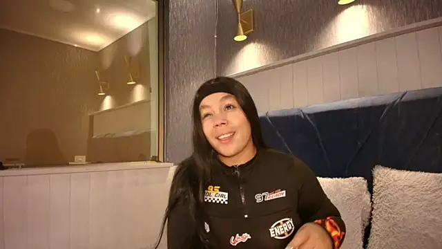 EmilyQueen3x online show from March 2, 2026, 2:13 pm