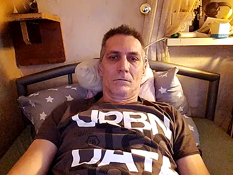 Lajostxh online show from March 4, 2026, 8:55 am