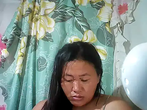 Snapshot of Sexyhorney4u chatting on October 31, 2025, 4:14 pm Sexyhorney4u online show from October 31, 2025, 4:14 pm