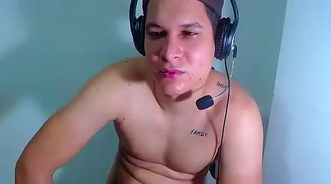 PhoenixGnz online show from March 18, 2025, 3:33 pm