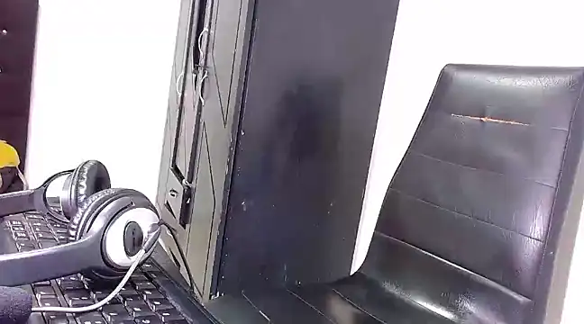 PhoenixGnz online show from March 9, 2025, 11:47 am