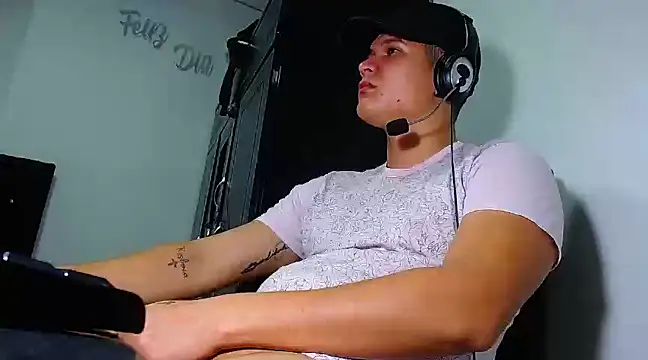 PhoenixGnz online show from March 9, 2025, 2:54 pm