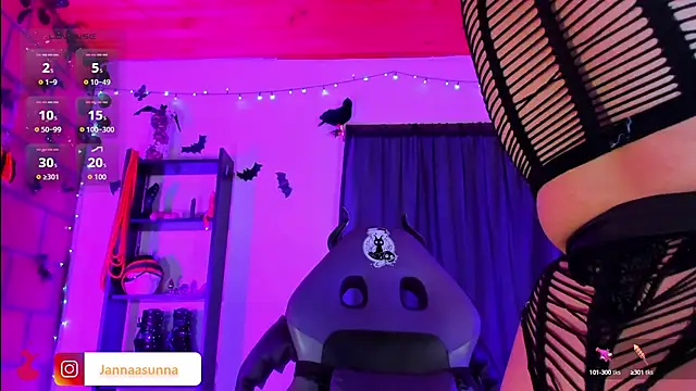 Snapshot of EmmaRusso chatting on September 13, 2025, 11:27 pm EmmaRusso online show from September 13, 2025, 11:27 pm