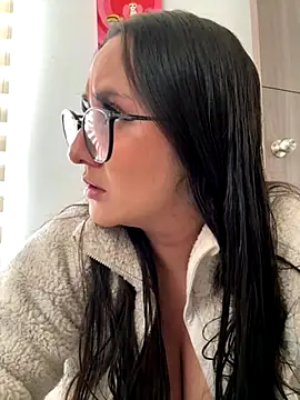 Snapshot of anli5 chatting on December 1, 2025, 3:02 pm anli5 online show from December 1, 2025, 3:02 pm