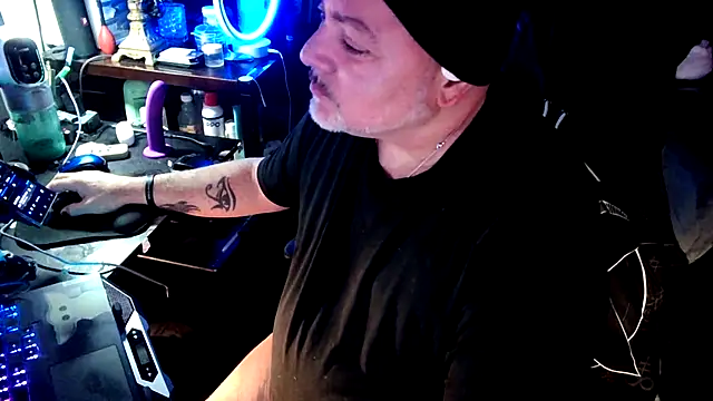 Drake DVamp online show from September 23, 2025, 4:41 am