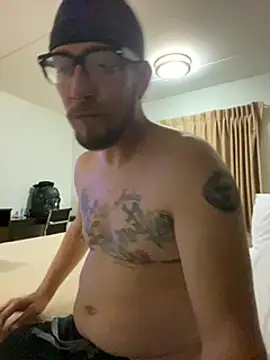 Snapshot of Tomas_Zaddy chatting on December 15, 2024, 5:23 am Tomas Zaddy online show from December 15, 2024, 5:23 am