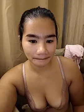 Snapshot of Kissy07 chatting on February 16, 2026, 10:51 pm Kissy07 online show from February 16, 2026, 10:51 pm