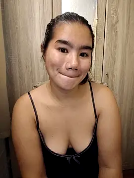 Snapshot of Kissy07 chatting on February 19, 2026, 11:23 pm Kissy07 online show from February 19, 2026, 11:23 pm