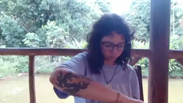 myamillor online show from November 10, 2025, 2:33 pm