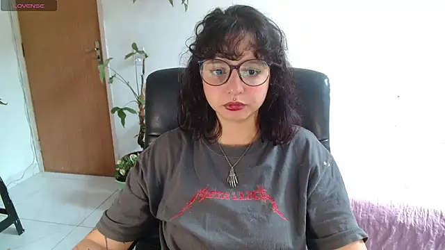 myamillor online show from October 31, 2025, 1:08 pm