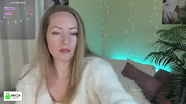 Snapshot of Queenymel chatting on February 1, 2026, 5:00 pm Queenymel online show from February 1, 2026, 5:00 pm