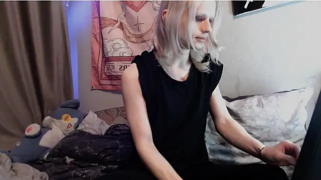 Snapshot of Alien_Bella chatting on June 22, 2026, 11:13 pm Alien Bella online show from June 22, 2026, 11:13 pm