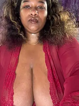 BigFineSelena online show from February 3, 2026, 12:10 am