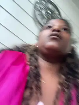 BigFineSelena online show from August 6, 2026, 1:00 am
