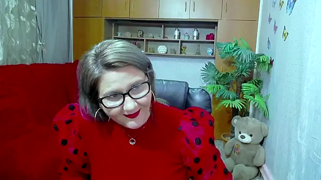 LucilleFenlys online show from December 8, 2024, 7:43 pm