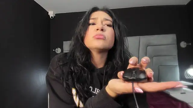 dayra angels online show from March 13, 2025, 11:05 pm