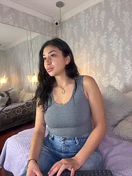 dayra angels online show from September 10, 2025, 6:07 pm