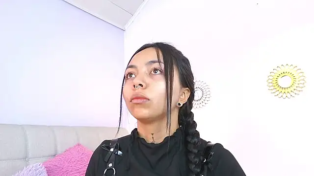 miss soffi  online show from March 13, 2026, 12:32 pm