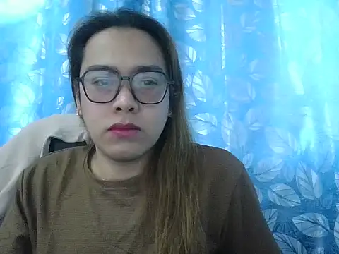 Snapshot of Your_PrettyGirlxxx chatting on April 13, 2026, 12:03 am Your PrettyGirlxxx online show from April 13, 2026, 12:03 am