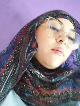 Hana    online show from April 17, 2026, 9:28 pm