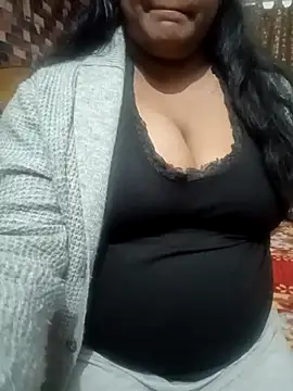 rekhabb123 online show from January 12, 2026, 10:11 am