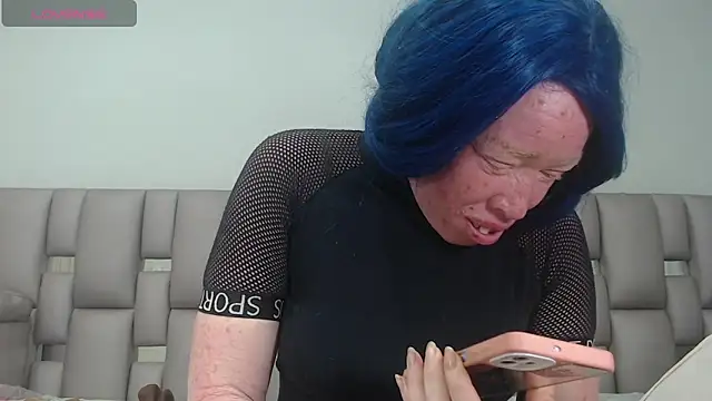 Kittywhiteass online show from October 11, 2025, 12:33 am