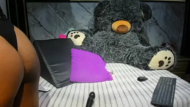 Niyirey1 online show from November 4, 2025, 12:31 pm