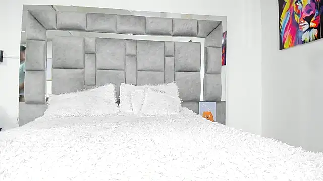 Candy And Andy  online show from April 19, 2026, 1:34 pm